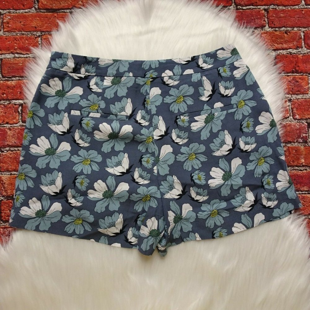 LOFT Outlet Women's Pleated Soft Shorts Flowy Floral Pockets Preppy Party Size 2 - Picture 2 of 12